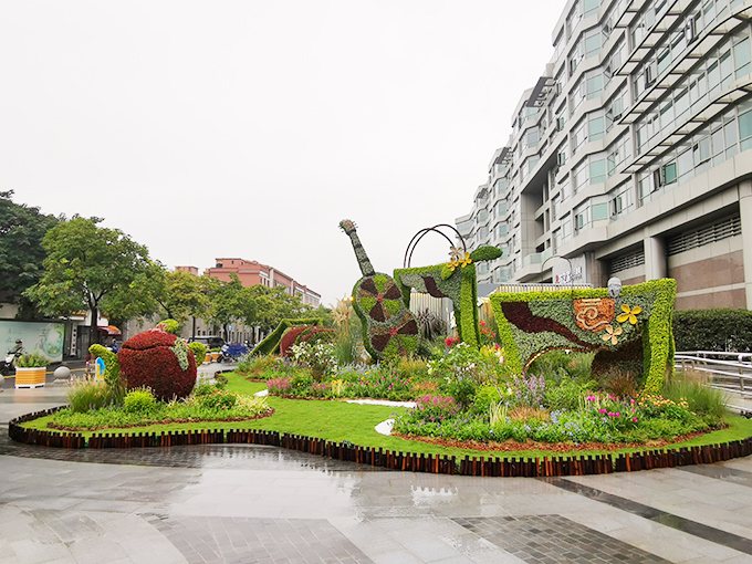 國慶立體花壇杭州上城區(qū)湖濱步行街北入口廣場“幸福云生活”-杭州園林文物局綠化處01.jpg